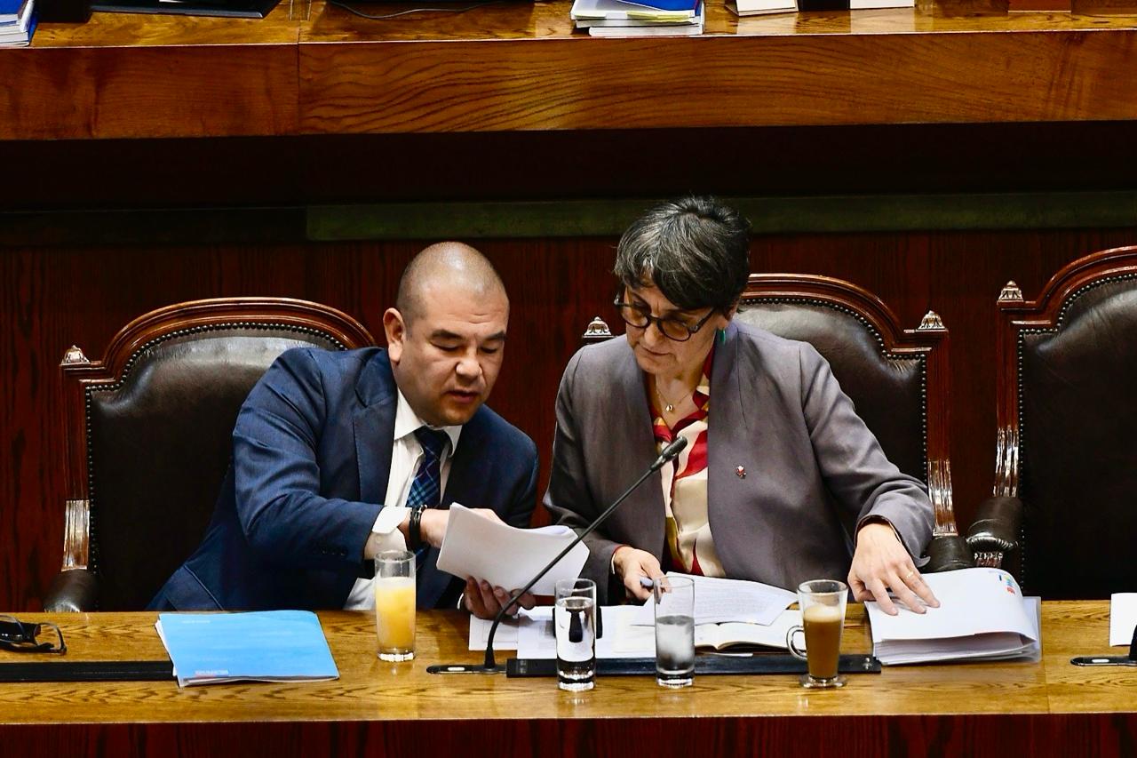 En la foto: Dr. Víctor Torres, Superintendente de Salud y Ximena Aguilera, Ministra de Salud